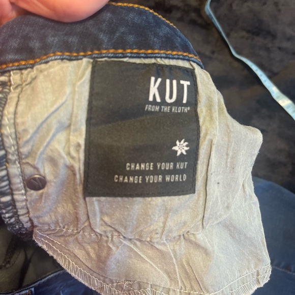 Kut from the Kloth Connie skinny jeans. Size 16 Dark wash. Frayed step h… - Picture 8 of 9